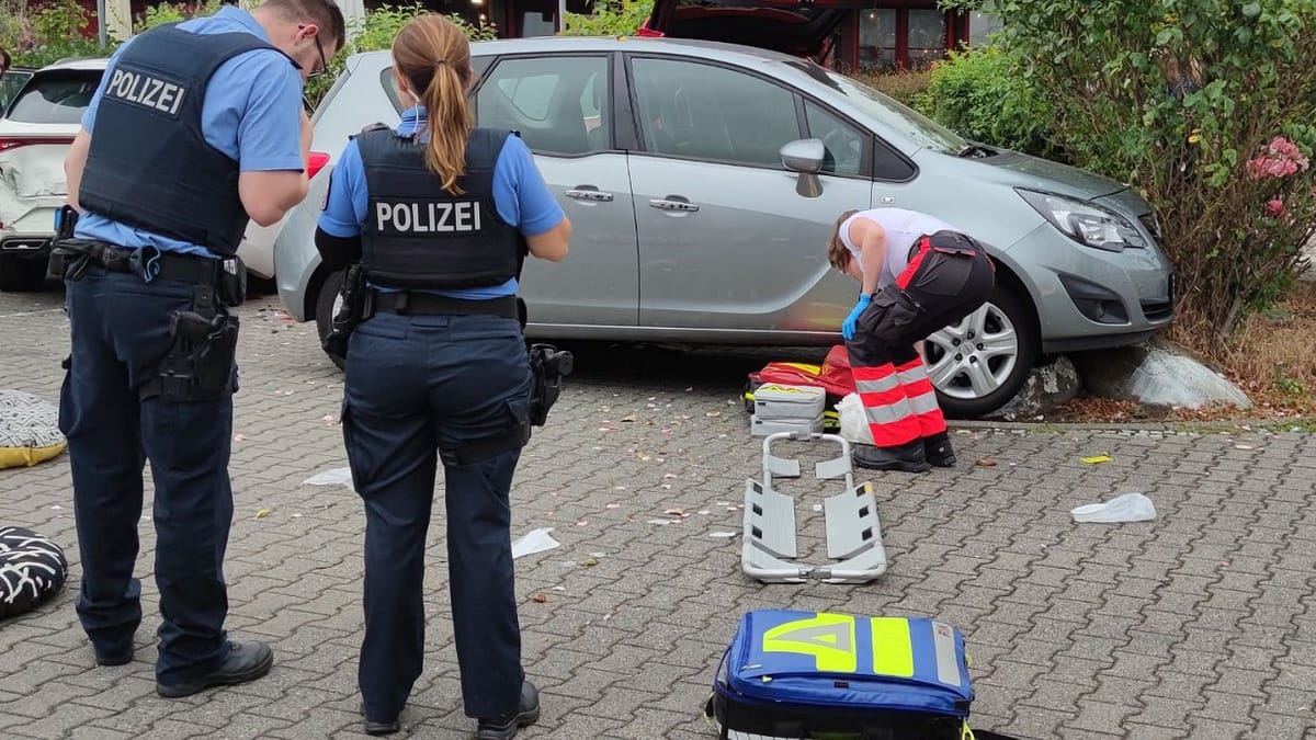 Riedstadt Schwerer Parkplatzunfall Hubschraubereinsatz