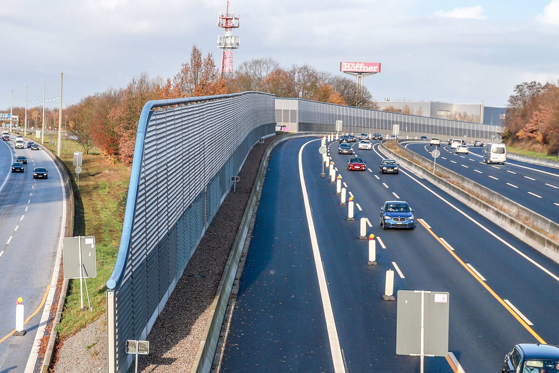 Verkehr auf der A7: Die Fahrbahn wurde verlegt, doch schon bald stehen neue Einschränkungen an.