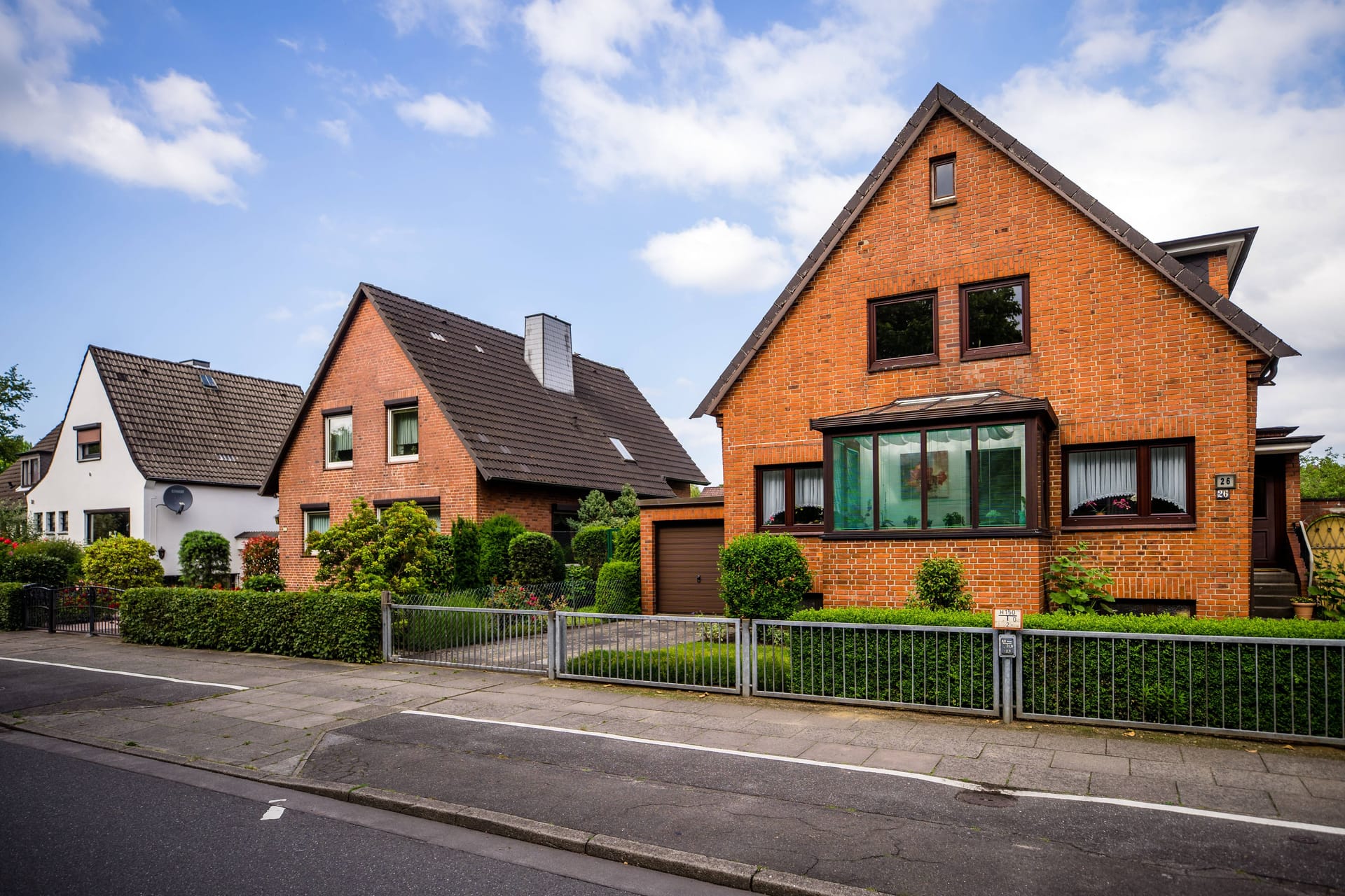 Einfamilienhaus in Hamburg (Archivbild): Die Wohnnebenkosten sind im Jahr 2023 auch hier gestiegen.