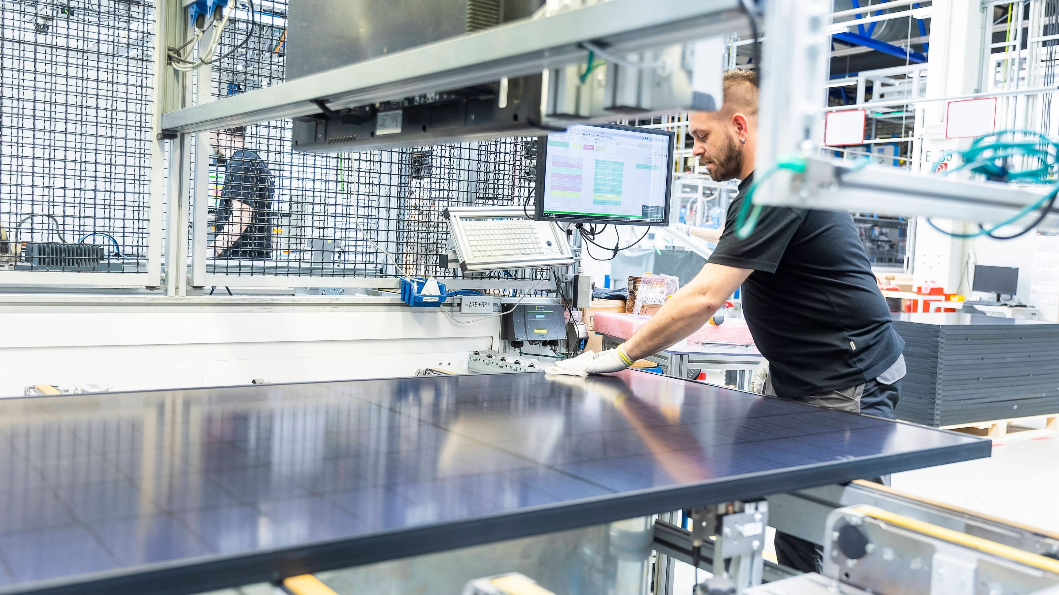 Solarkonzern Meyer Burger schließt Werk in Freiberg – größtes Solarwerk Europas