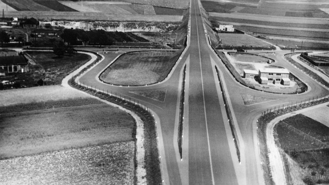 1932: Deutschlands erste Autobahn