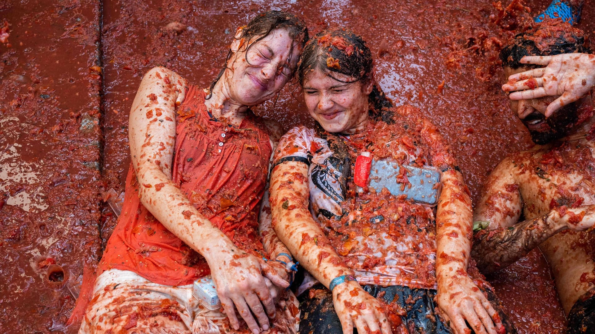 La Tomatina: Die Tomatenschlacht in Buñol ist ein ganz besonderes Erlebnis.