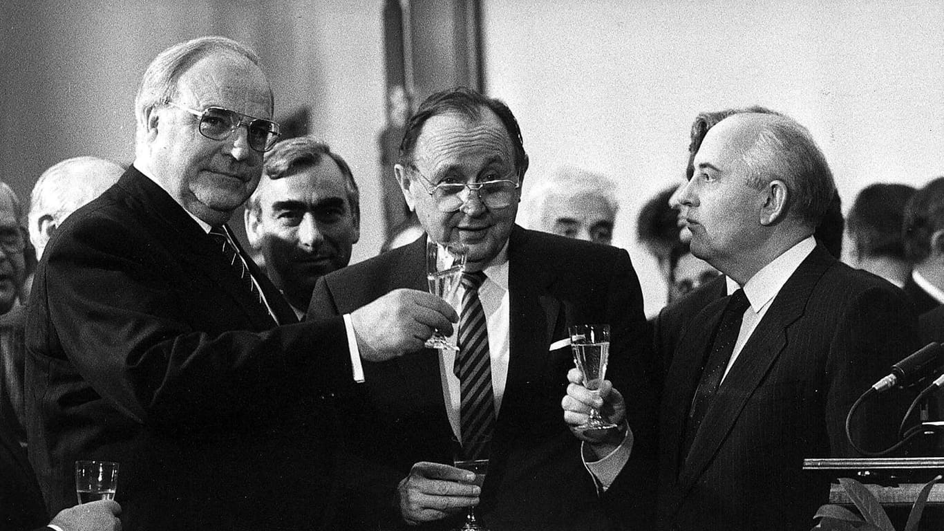 Helmut Kohl, Michail Gorbatschow und Hans-Dietrich Genscher (v.l.): Zwischen den drei Politikern herrschte Vertrauen.