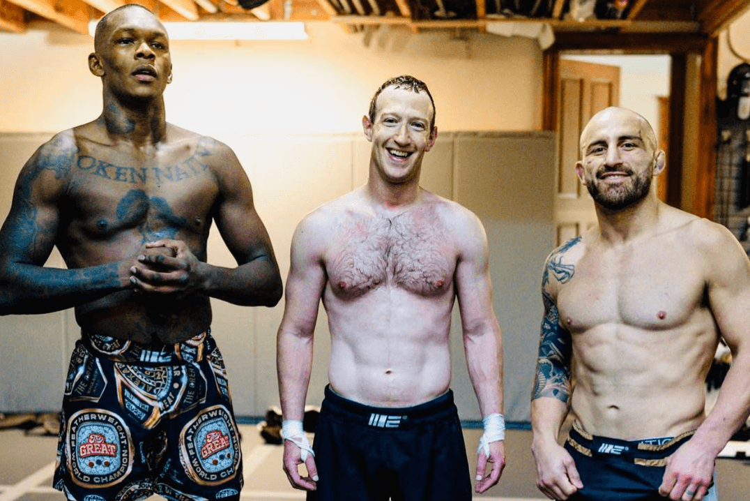 Mark Zuckerberg (m.): Der Meta-Chef trainierte mit Israel Adesanya (l.) und Alexander Volkanovski (r.).