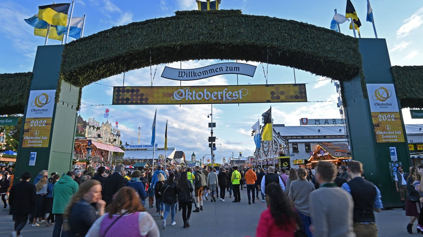 Eingang zum Oktoberfest: Ab dem 16. September findet auf der Münchner Theresienwiese wieder das größte Volksfest der Welt statt.