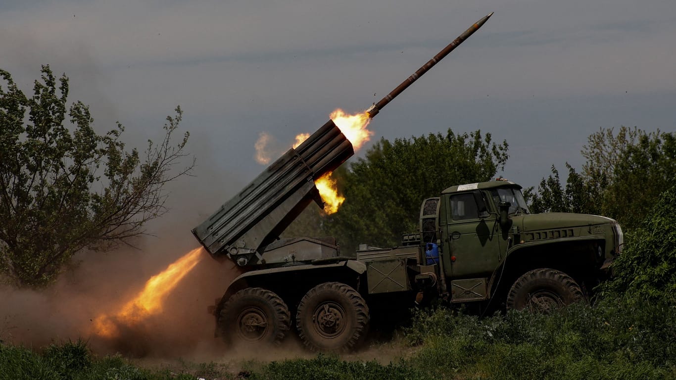Raketensystem in der Ukraine (Archivbild): Kiew will offenbar Artillerie an die Grenze zur Krim bringen.