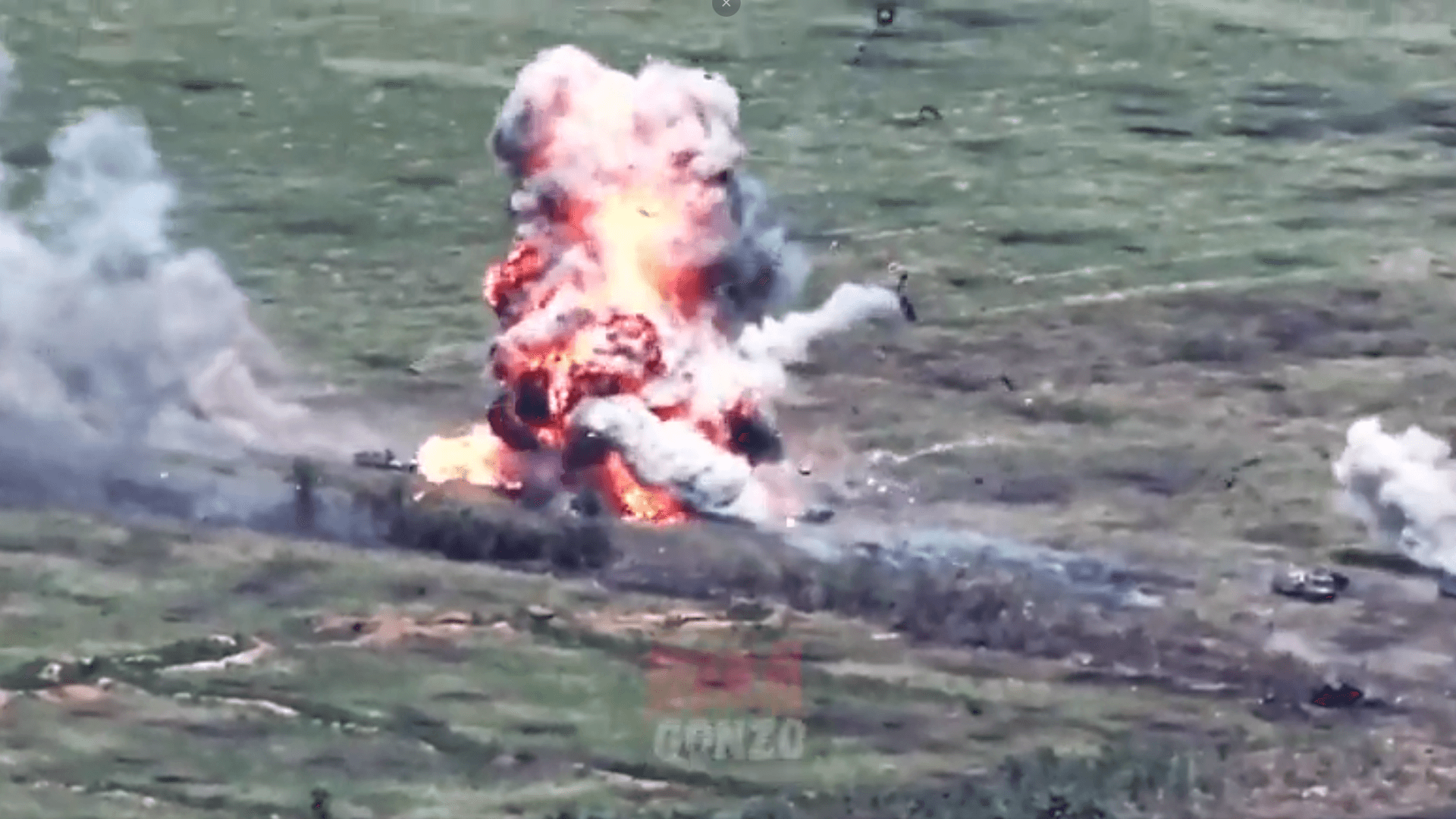 Ein ukrainischer Schützenpanzer zerbirst in einer massiven Explosion: Erneut scheitert ein ukrainischer Vorstoß im Süden Saporischschjas.