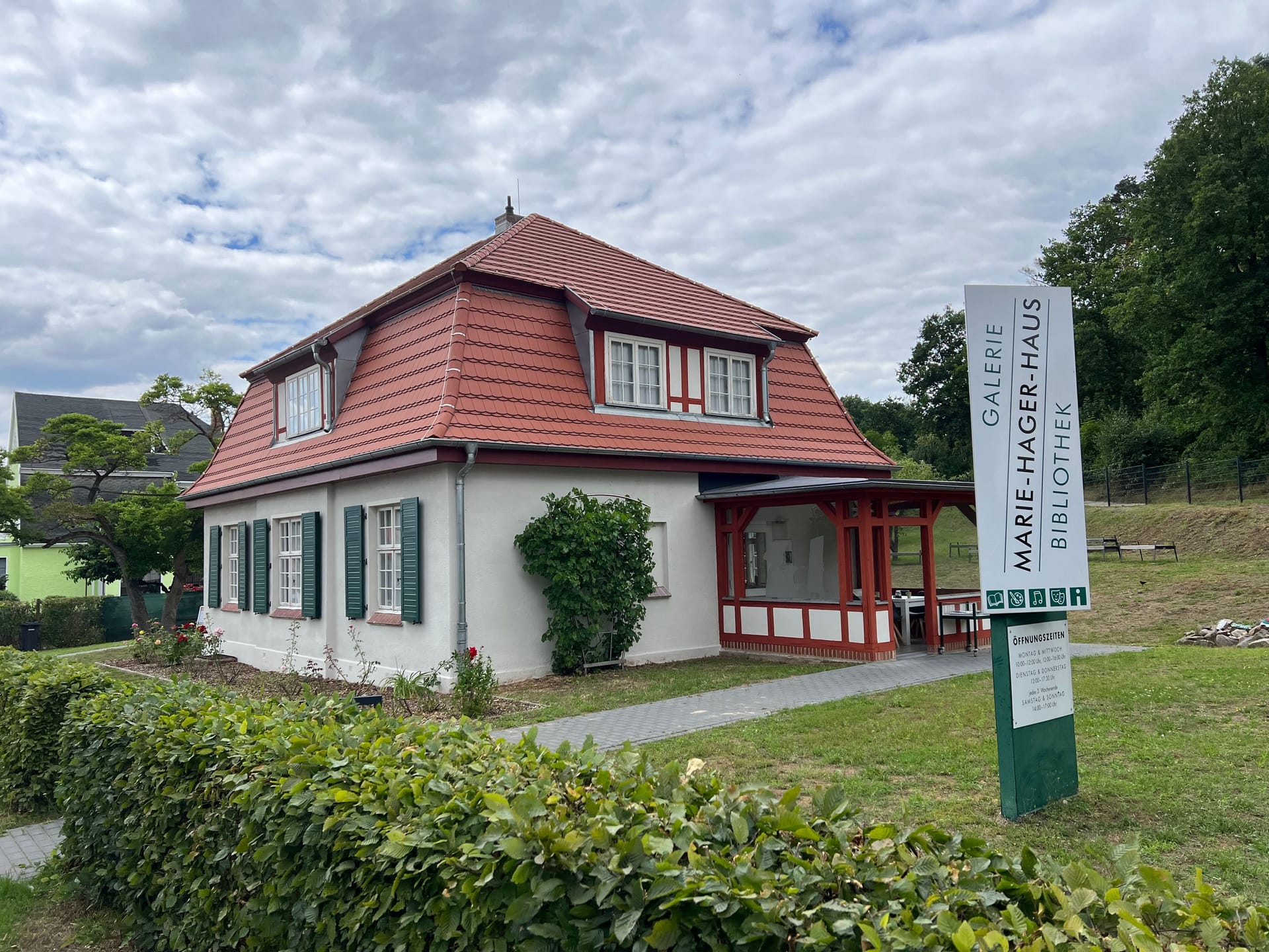 Vor wenigen Jahren saniert: Das Hager-Haus beherbergt Bibliothek und Ausstellung