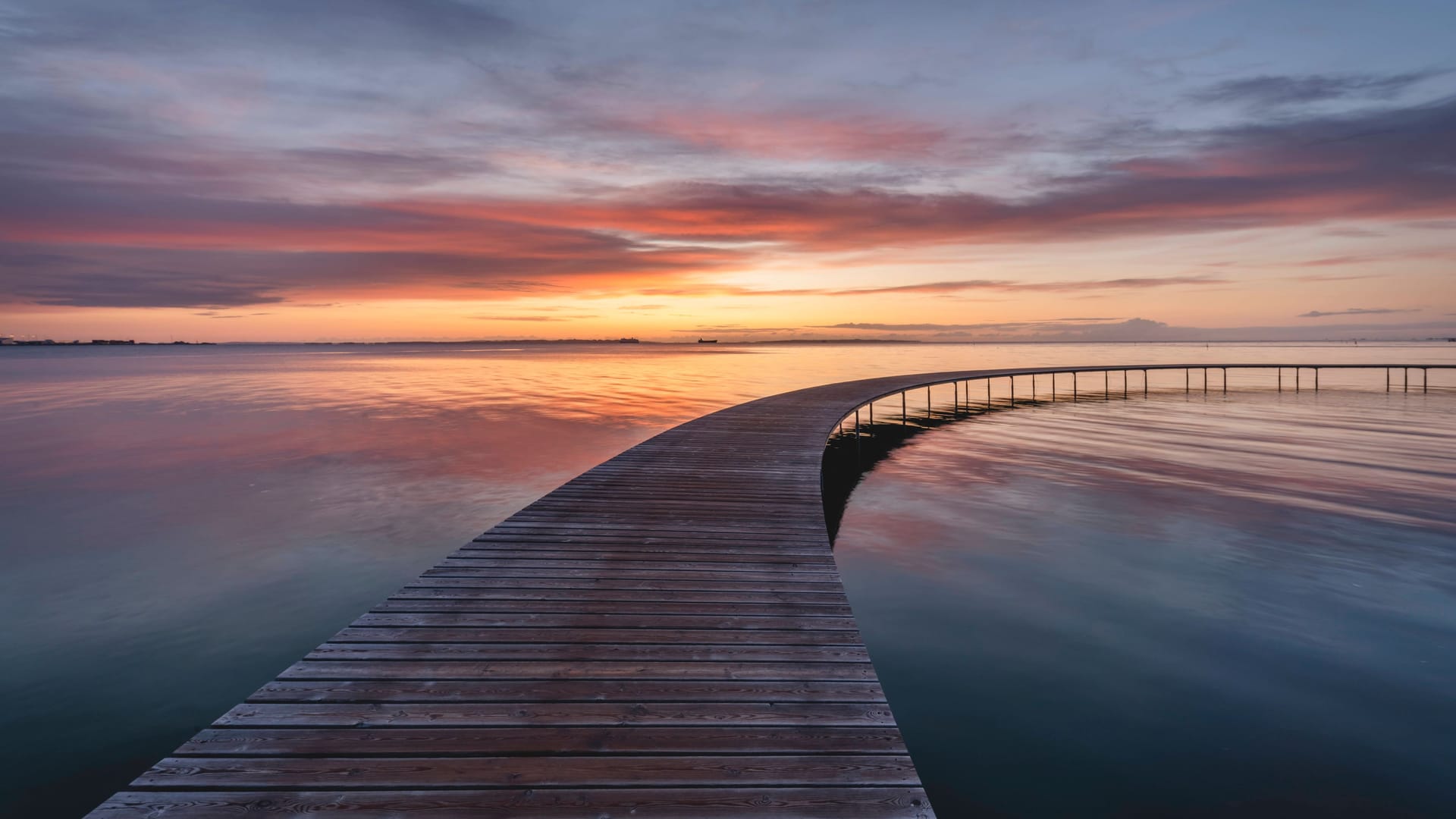 "Die endlose Brücke": Aarhus lockt mit Meer, angenehmen Temperaturen und Kultur.