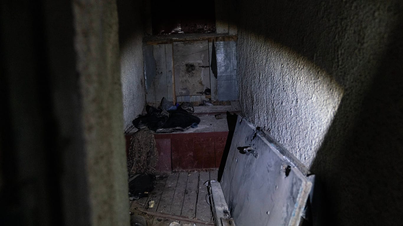 Folterkammer in der ukrainischen Region Cherson (Archivbild): Der Raum wurde von Russen genutzt, um Ukrainer zu foltern.