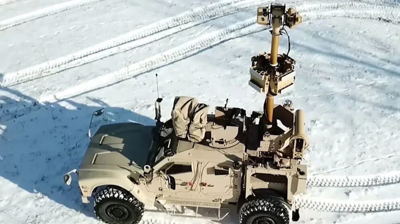 Das AUDS auf einem gepanzerten Fahrzeug: Das Anti-Drohnen-System kann sowohl stationär, als auch mobil eingesetzt werden.