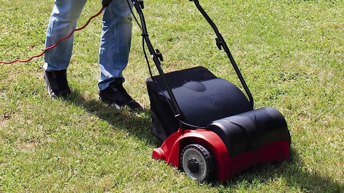 Lagerräumung bei Toom Baumarkt: Sichern Sie sich jetzt 20 Prozent Rabatt auf einen praktischen Elektro-Vertikutierer von Einhell.