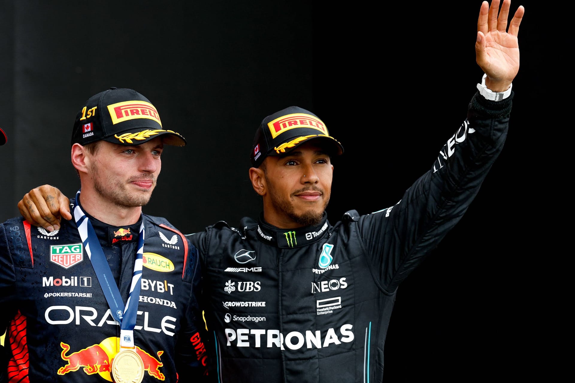 Max Verstappen (l.) und Lewis Hamilton: Der Brite hat über seinen Konkurrenten gesprochen.