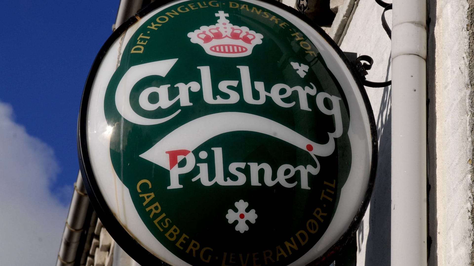 Die dänische Brauerei Carlsberg (Archivbild): Das Unternehmen wurde eigenen Angaben zufolge nicht über das Präsidentendekret informiert.