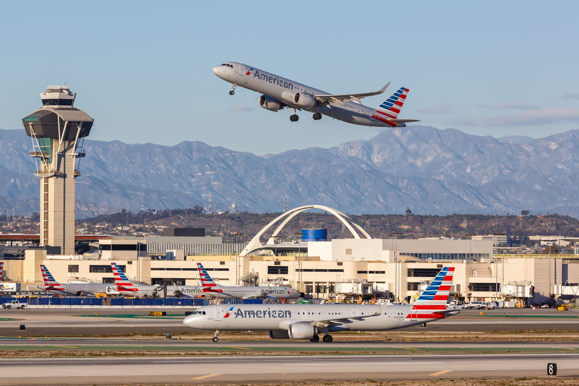 Flugzeuge am Flughafen in Los Angeles (Archivbild): Der Student legte mehr als 1.000 Kilometer am Tag zurück.