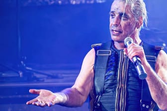 Till Lindemann: Mehrere Frauen erheben öffentlich Vorwürfe gegen den Rammstein-Frontmann.