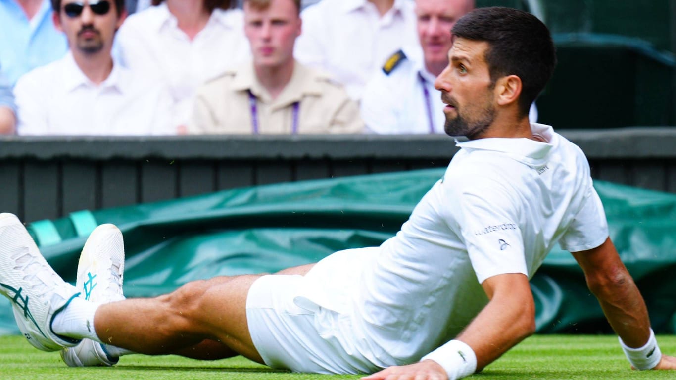 Zeitweise am Boden: Novak Djokovic im Wimbledon-Finale gegen Carlos Alcaraz.