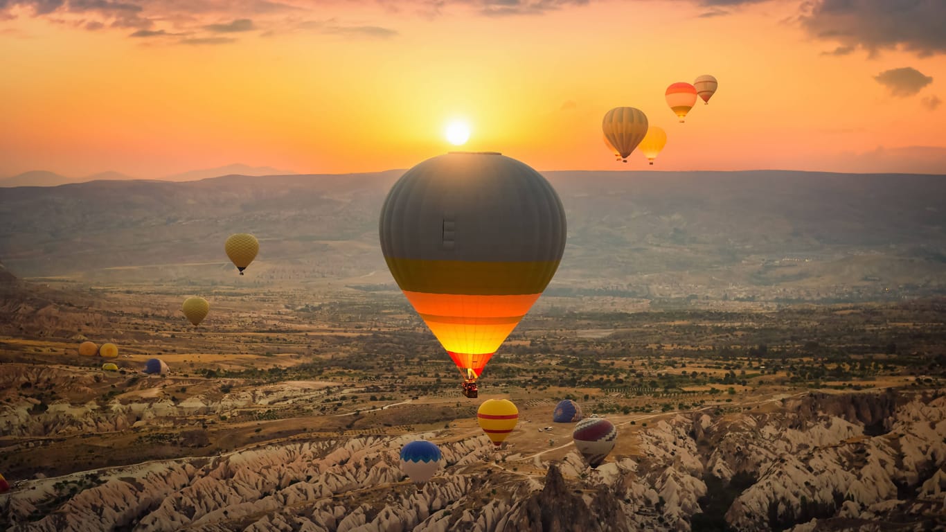 Ballonfahrt: Besonders schön ist die Fahrt bei Sonnenuntergang.