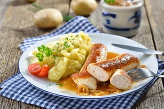 Kartoffelsalat ist eine der beliebtesten Beilagen in Deutschland.