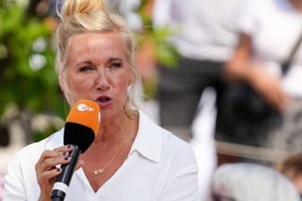 Andrea Kiewel: Sie heißt im Sommer wöchentlich zum "ZDF-Fernsehgarten" willkommen.