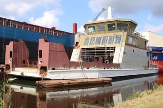 Die neue Fähre "Meine Fähre 1" liegt an einer Werft in Groningen: Sie soll zwischen Norddeich und Norderney fahren