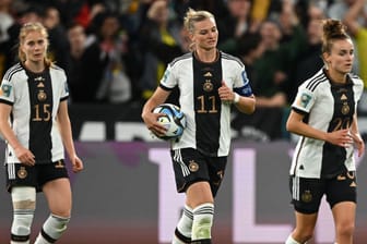 Sjoeke Nüsken, Alexandra Popp und Lina Magull (v. r. n. l.): Sie verloren ihr zweites WM-Spiel.