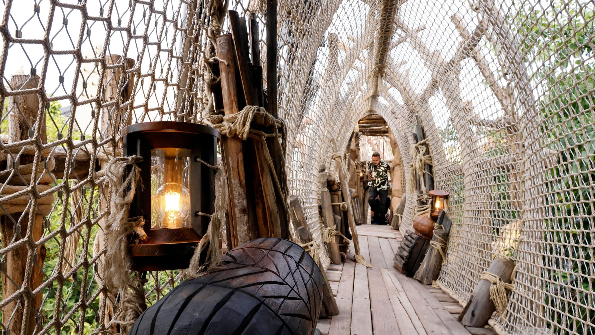 Phantasialand: Der Adventure Trail führt als Erlebnispfad durch die Afrika-Themenwelt.