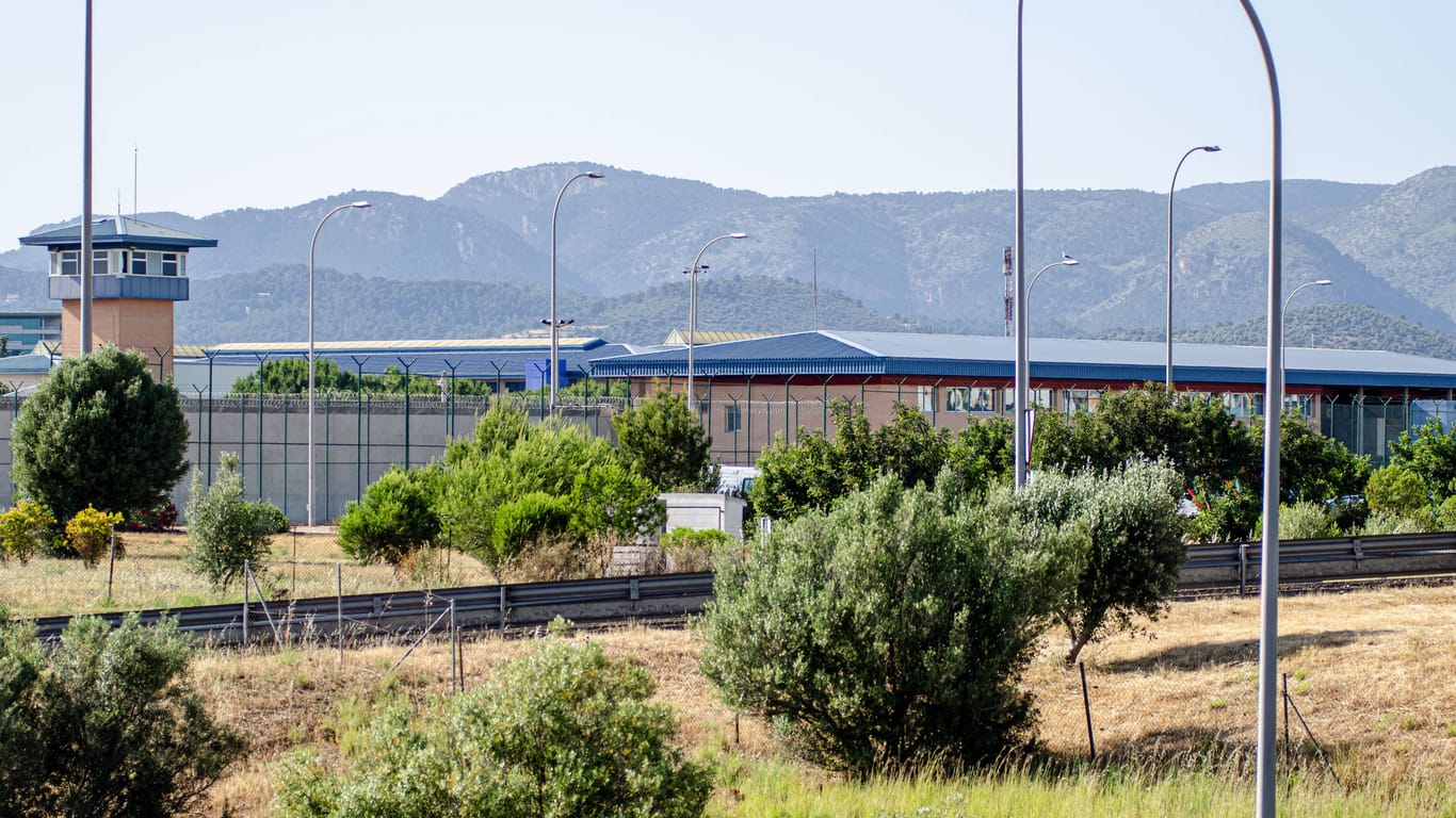 Gefängnis in Palma de Mallorca (Archivbild): Hier sitzen fünf der sechs Beschuldigten in Untersuchungshaft.