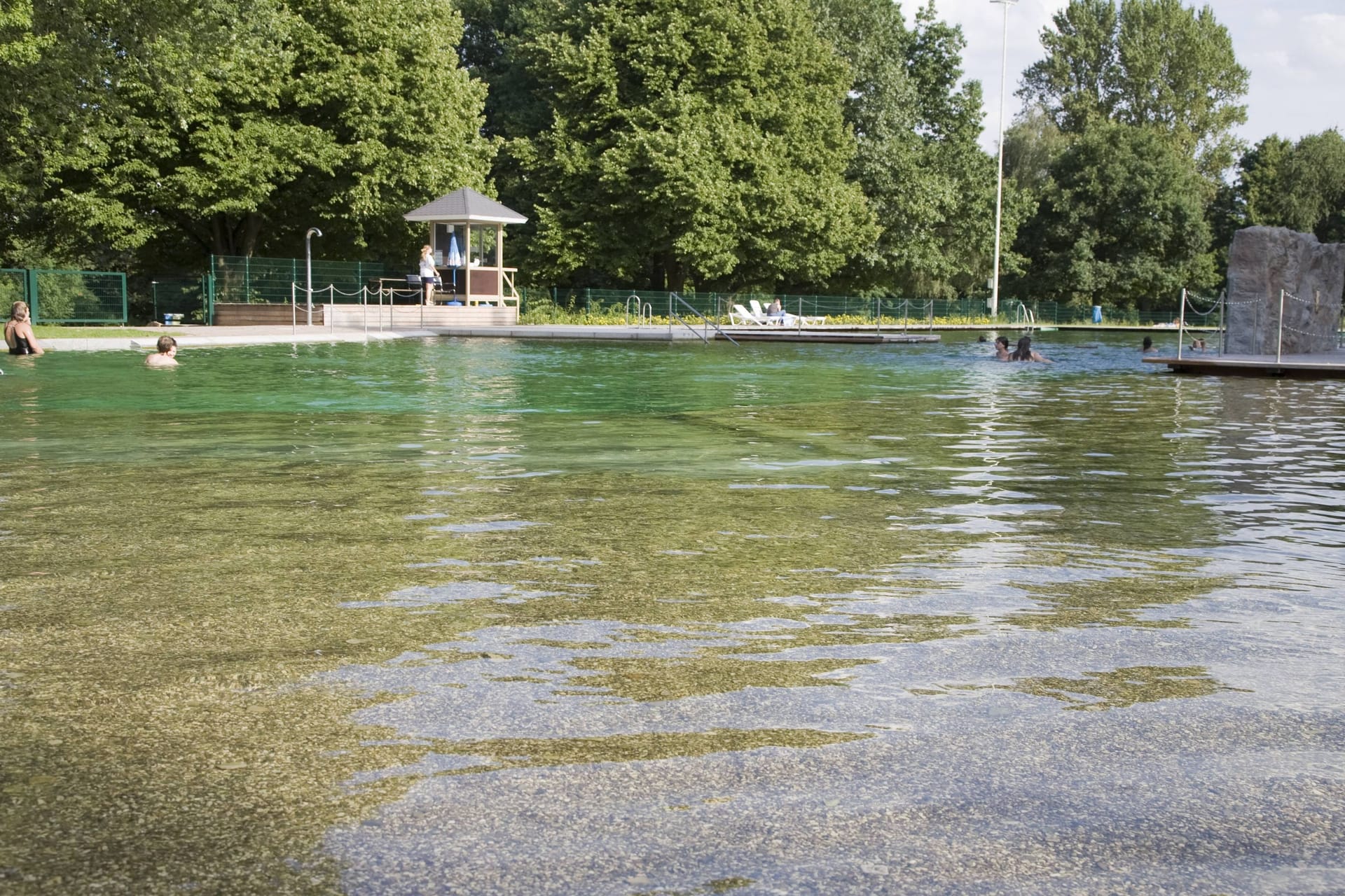 Hainhölzer Naturbad in Hannover (Symbolbild): Hier haben Unbekannte am vergangenen Wochenende randaliert.