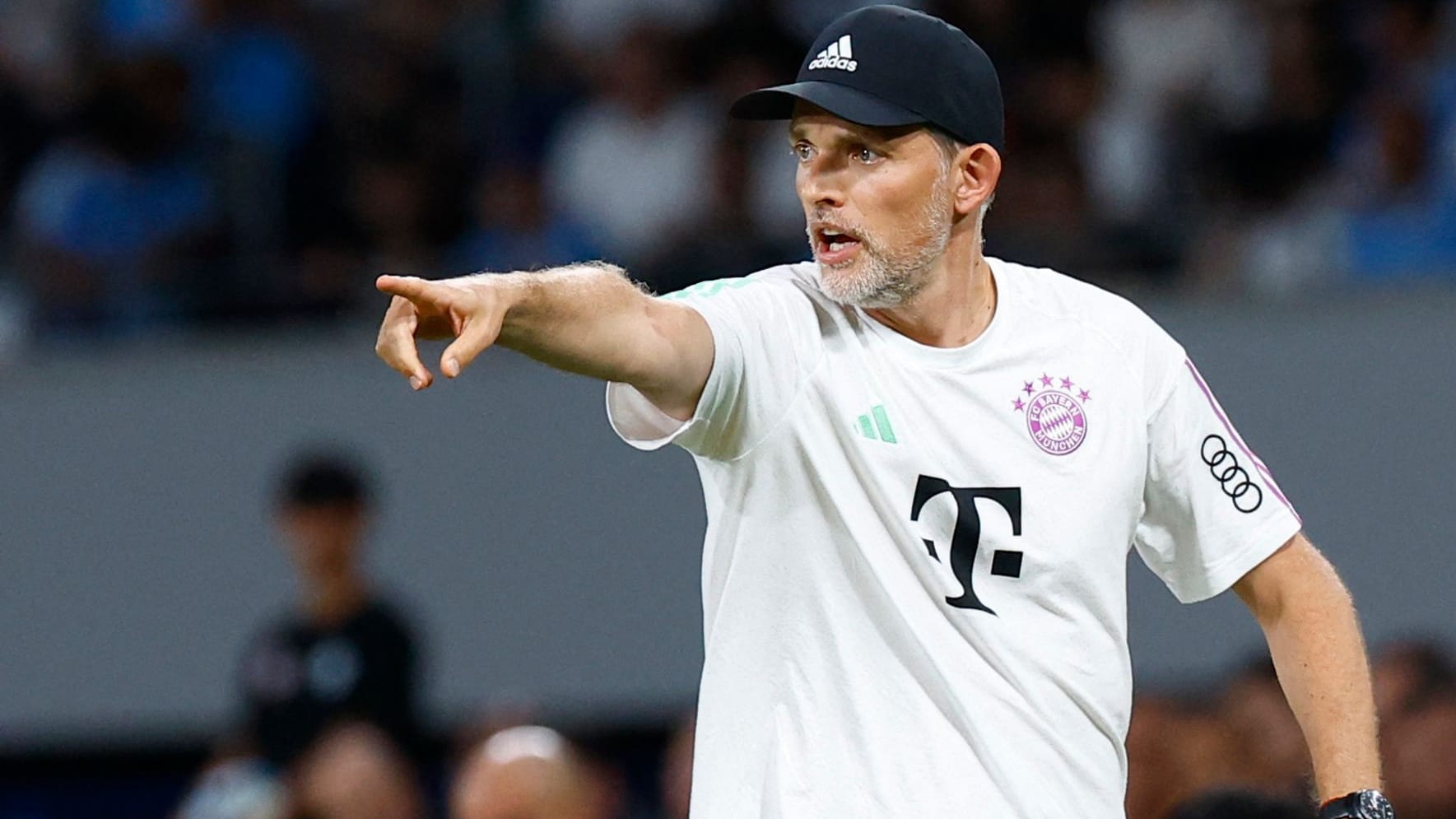 Thomas Tuchel gibt Anweisungen in Tokio.