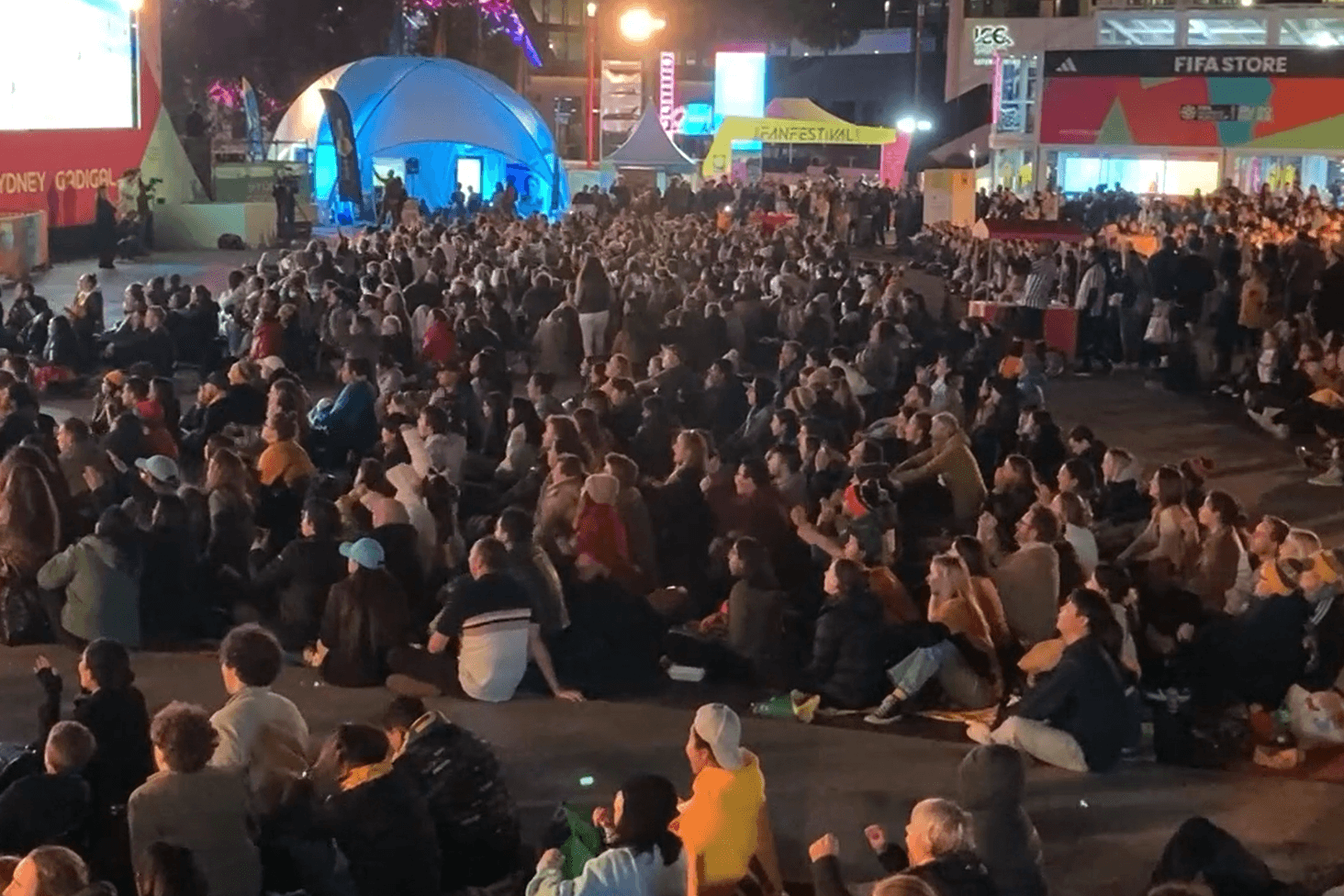 Australien-Fans beim Public Viewing in Sydney: Verhaltener Jubel.