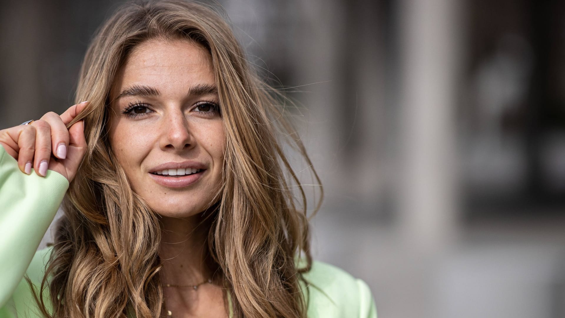 Lola Weippert: Die Moderatorin zeigt sich beim Sonnen in Thailand.