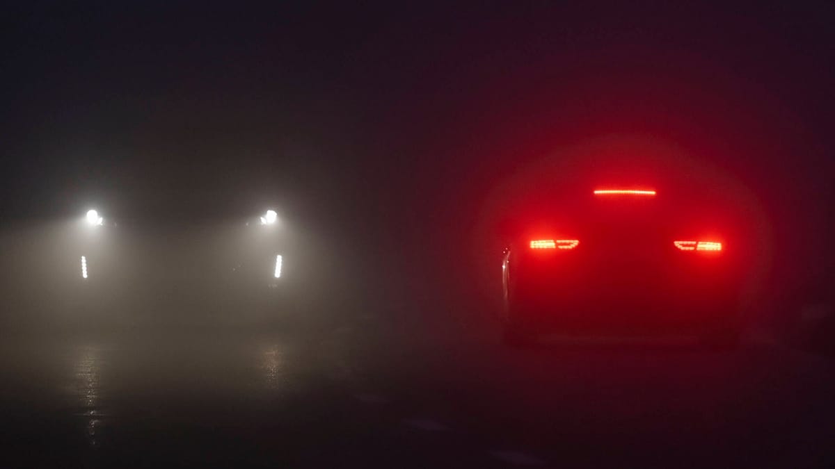 Bremslichter-bei-E-Autos-Deshalb-leuchten-sie-nicht-immer-beim-Verz-gern