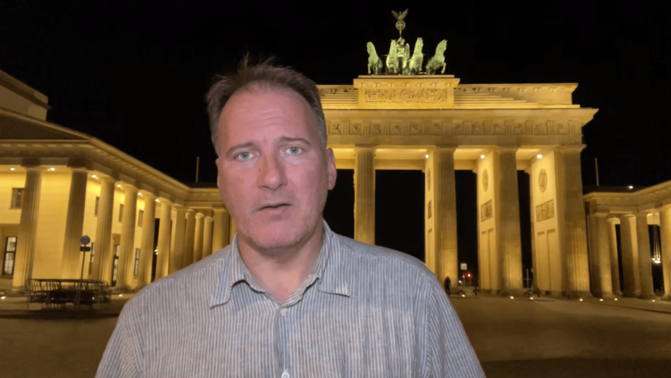 Markus Lowien: Er sieht seine Aufgabe darin, bei der "Befreiung" Deutschlands mitzuwirken. Am 19. Juni 2021 meldete er sich frühmorgens aus Berlin in Erwartung eines Umsturzes.