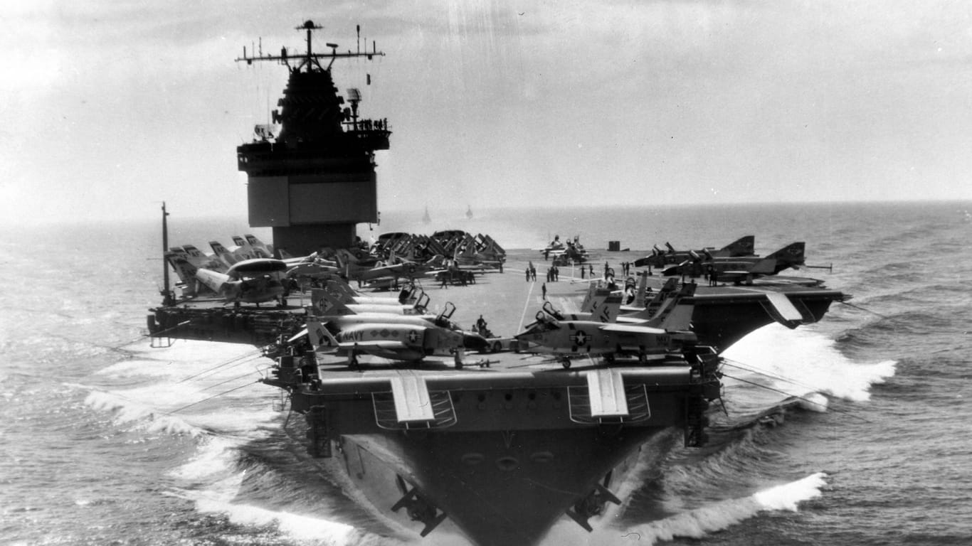 24.09.1960: Das größte Kriegsschiff der Welt