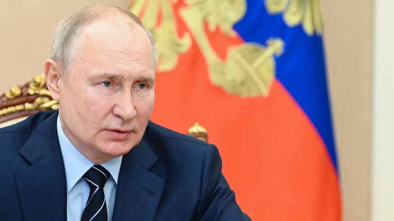 Wladimir Putin, Russlands Präsident (Archivbild): Er fordert eine Lockerung der westlichen Sanktionen.