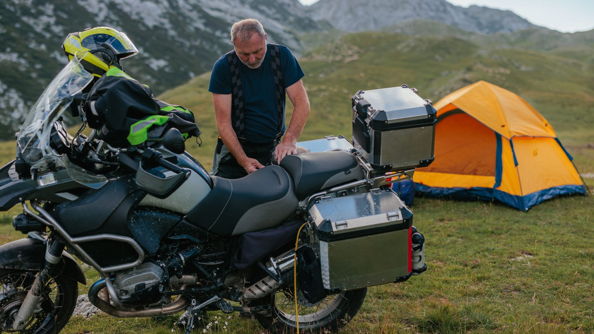 Am Ziel: Damit die Motorradreise auch Spaß macht, sollte das Gepäck gut verstaut sein.