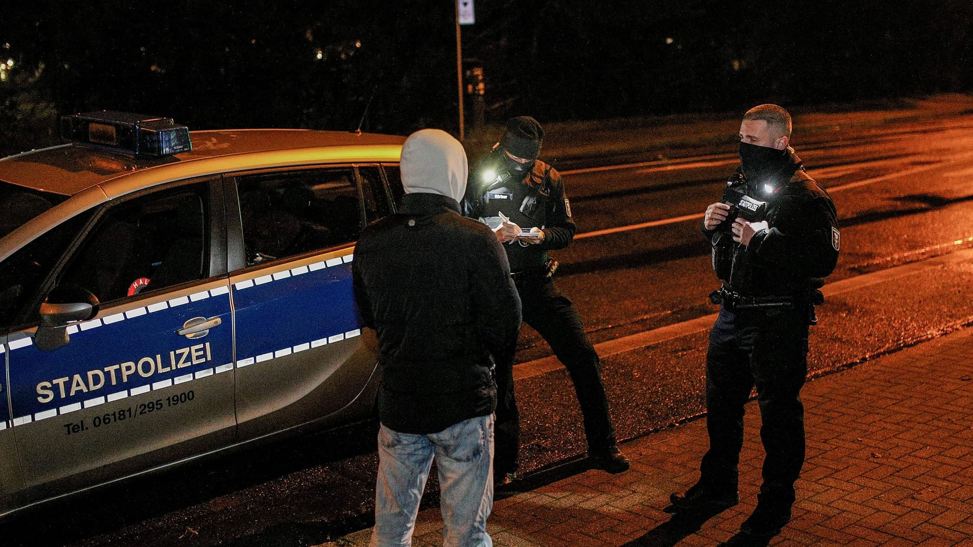 Polizeikontrolle in Hessen (Archivfoto): In Pfungstadt ist ein Streit brutal eskaliert.