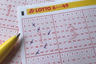 Mit sechs Richtigen aus 49 Zahlen winkt beim Lotto eine hoher Geldbetrag