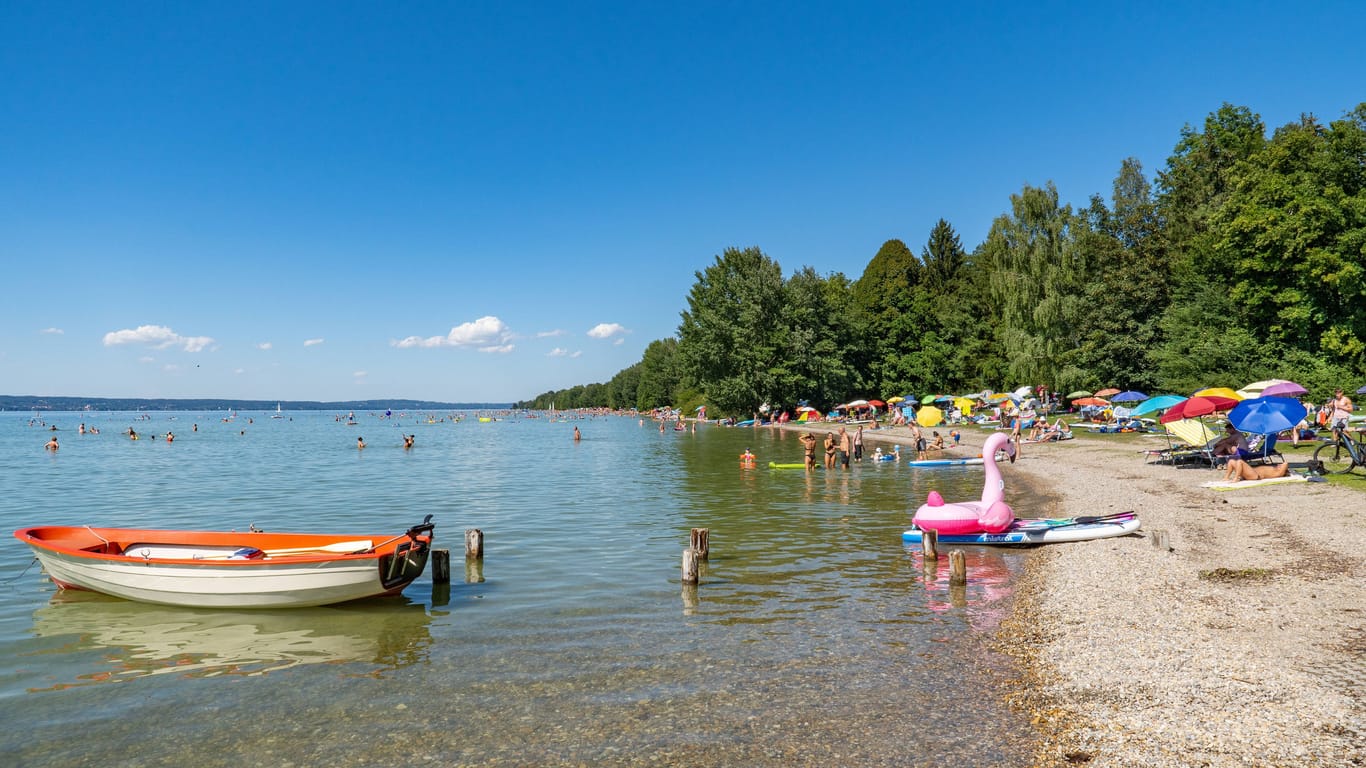 Das Erholungsgebiet Ambach gehört zu den elf Badestellen am Starnberger See.