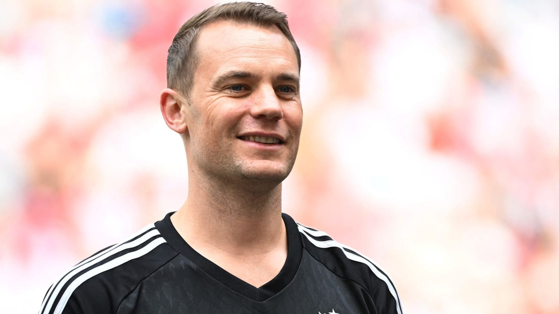 Manuel Neuer: Auch der Kapitän des FC Bayern war bei der Teampräsentation in der Allianz Arena mit dabei.