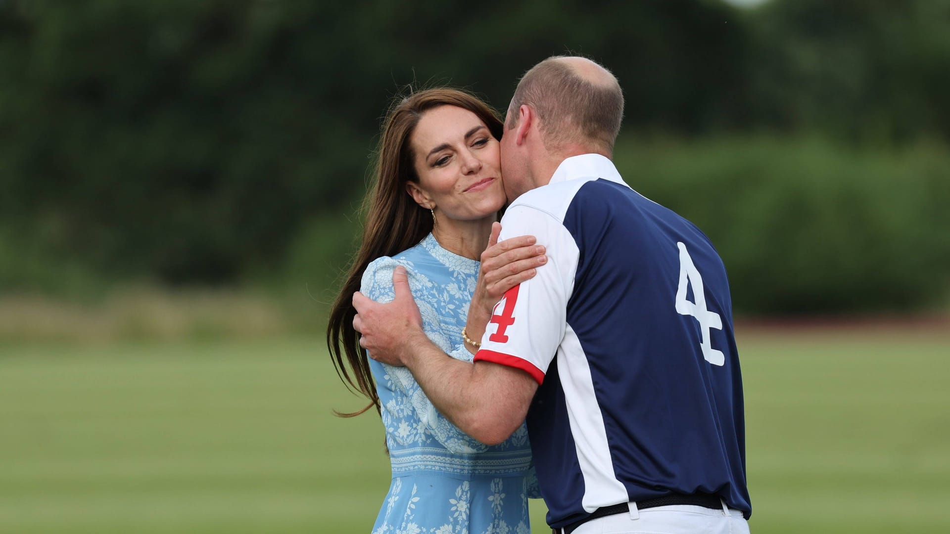 Beim Polo vergessen die Briten-Royals mal eben ihr striktes Protokoll.