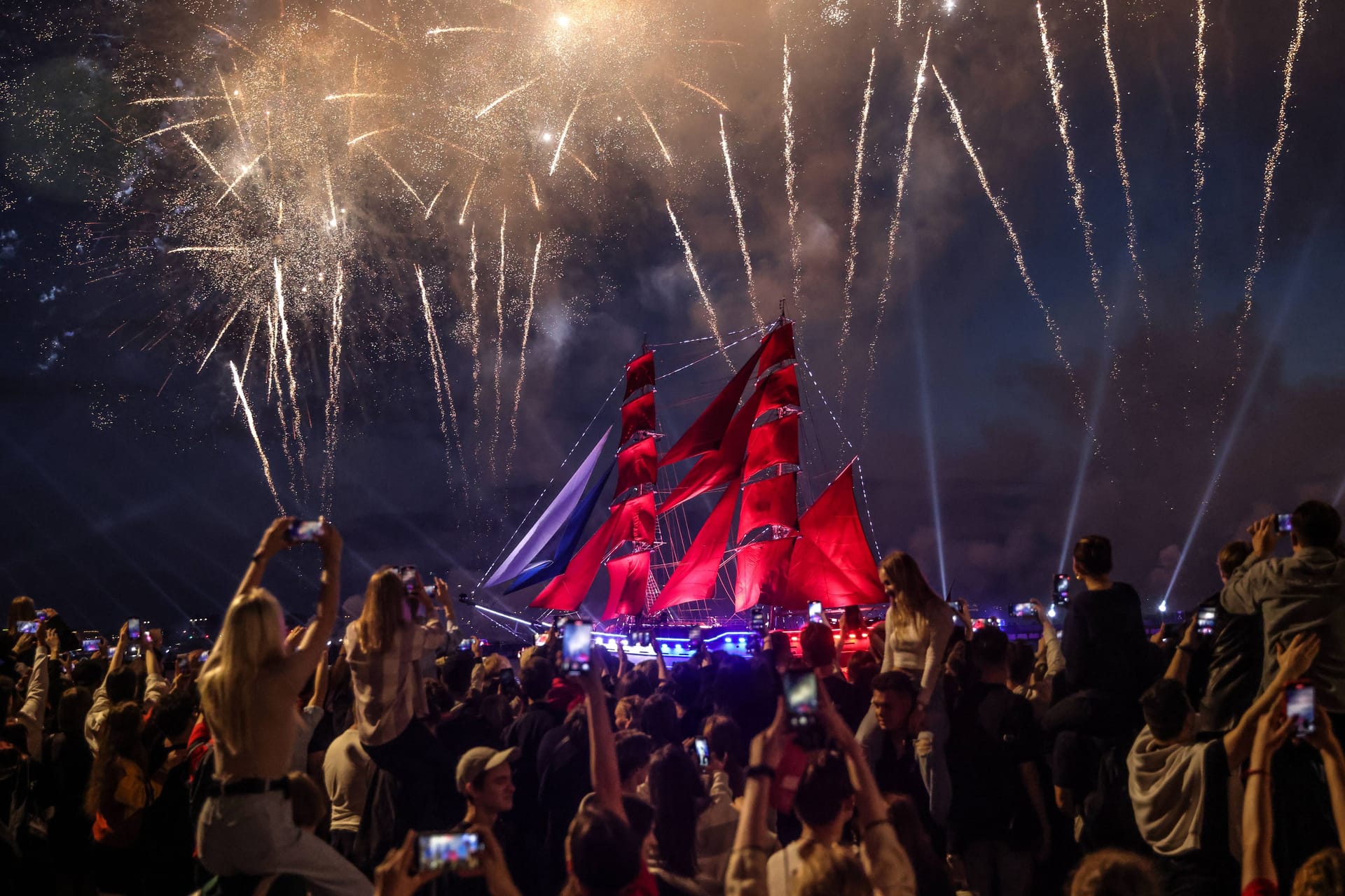 Scarlet Sails Festival in St. Petersburg (Archivbild): Putin soll sich das Lichtspektakel von einer Jacht aus angesehen haben.