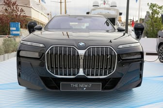 Der BMW i7: Die Elektro-Luxuslimousine ist der neue Dienstwagen von Münchens Oberbürgermeister Dieter Reiter.