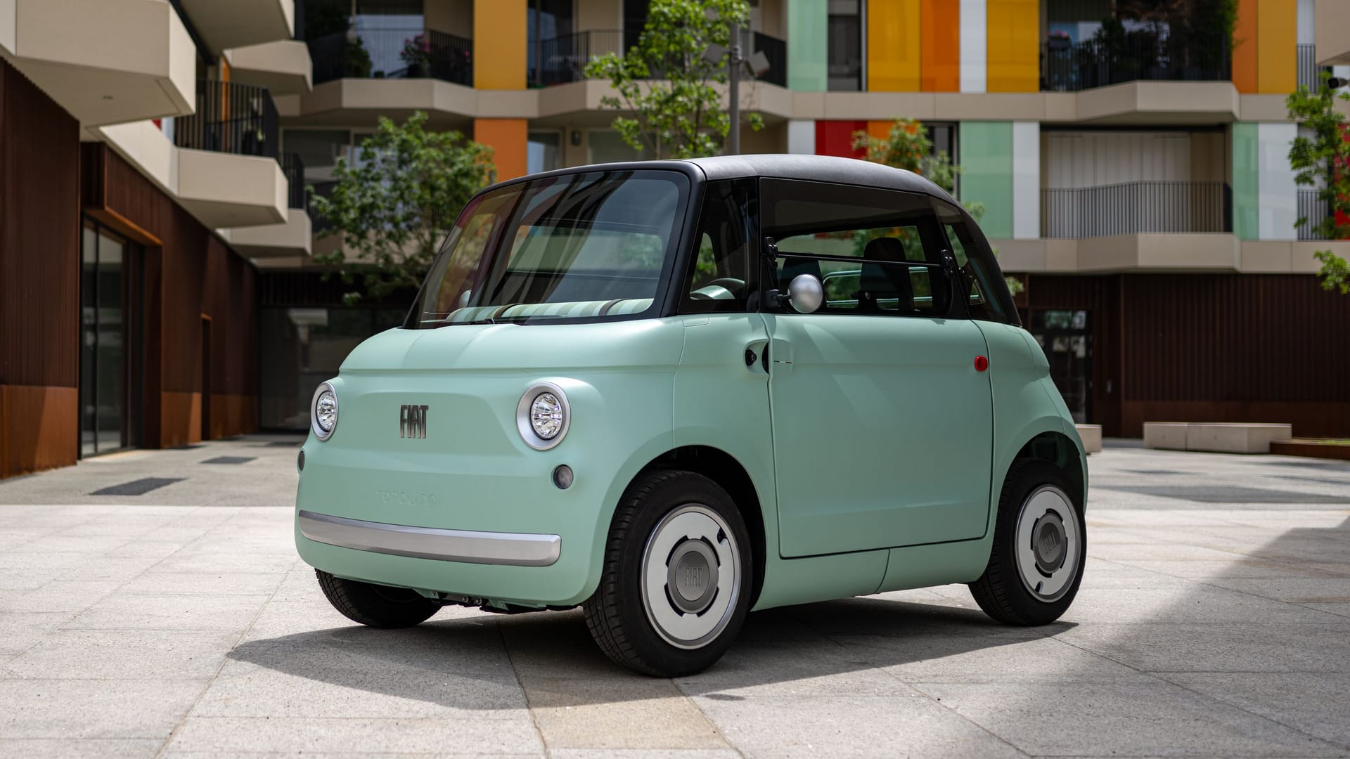 Sehr niedlich: Fiat hat sein erstes Mini-Stadtauto im Retrolook designt.