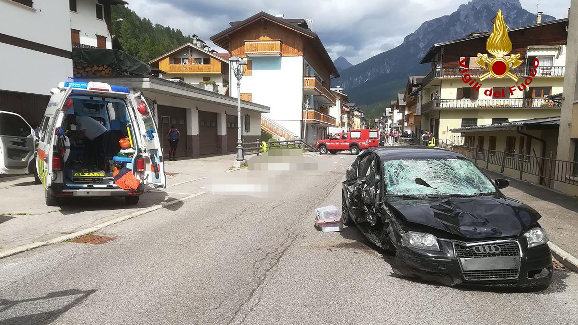 Trauer in Santo Stefano di Cadore: Eine Frau fuhr in eine Familie, drei Menschen starben.