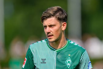 Dawid Kownacki im neuen Werder-Heimtrikot: Die Fans fahren drauf ab.