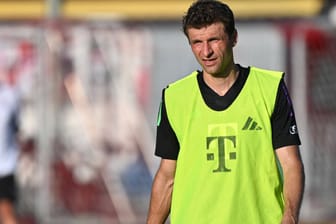 Thomas Müller: Der Offensivspieler der Bayern muss weiter passen.