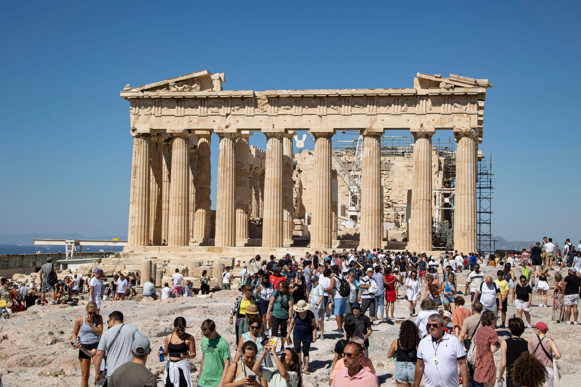 Seit 2.500 Jahren: Die Akropolis bestimmt bis heute das Stadtbild Athens. Doch das Weltkulturerbe ist in Gefahr.