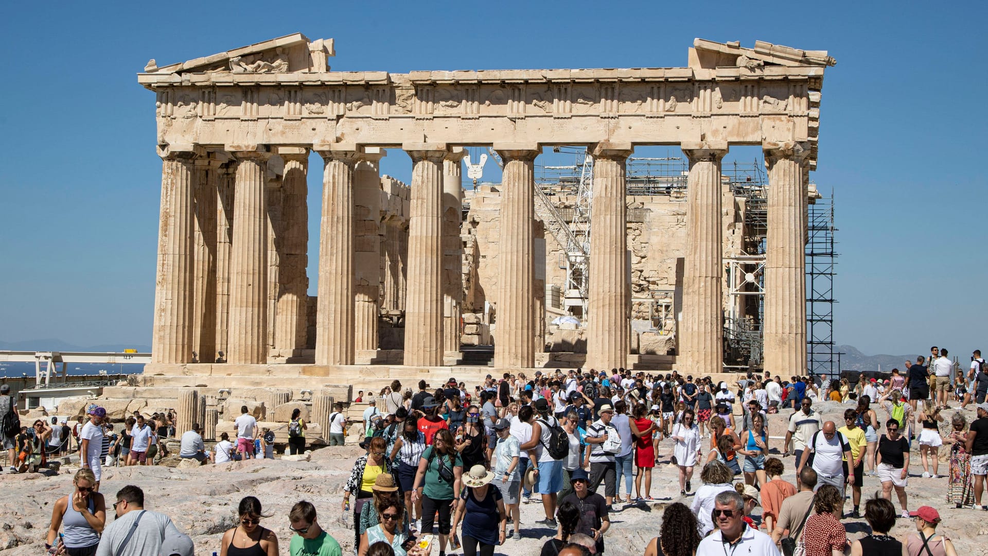 Seit 2.500 Jahren: Die Akropolis bestimmt bis heute das Stadtbild Athens. Doch das Weltkulturerbe ist in Gefahr.